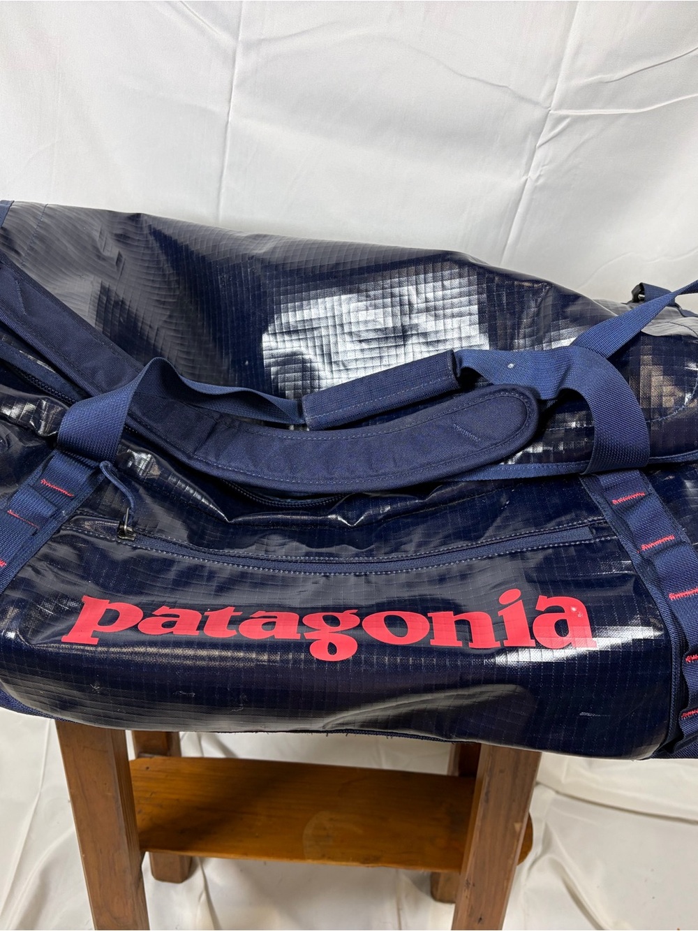 Patagonia Black Hole Duffel Bag Navy Blue Red Logo Glossy Vintage Travel